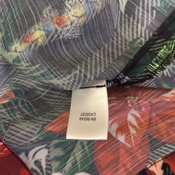 NEW Disney Parks x Tommy Bahama Holiday Christmas Hawaiian Shirt Size M NWT - Picture 15 of 16